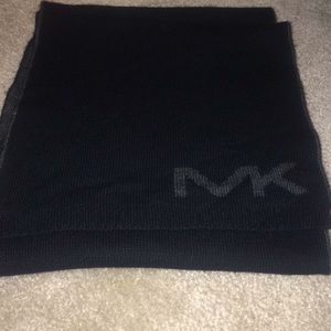 Black and gray Michael Kors scarf